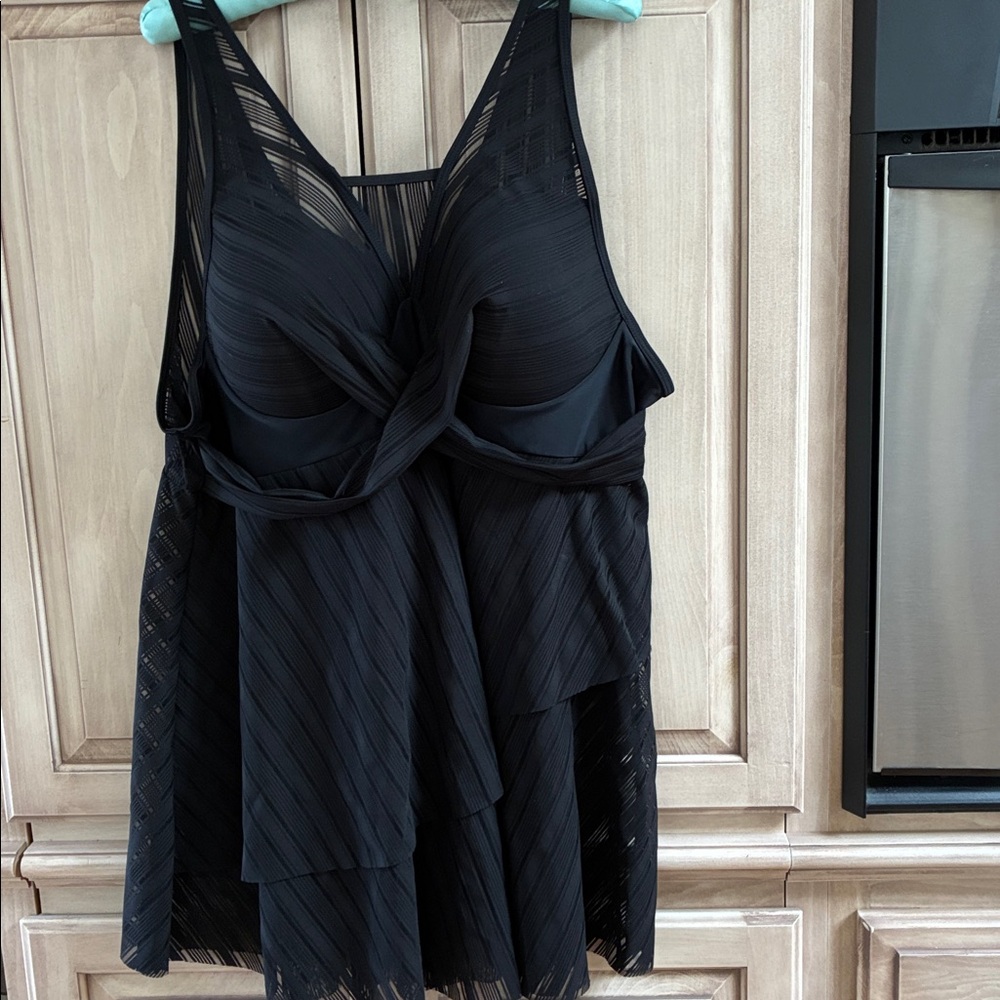 Black negligee sz 2X bra top LN